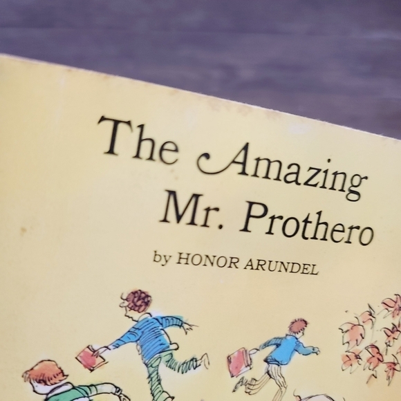Vintage 70s Scholastic Paperback The Amazing Mr. Prothero by Honor Arundel - Picture 3 of 13